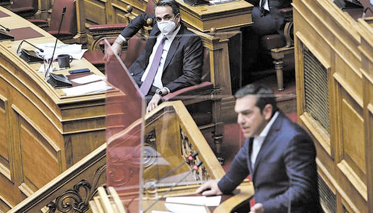 H κόντρα του Κυριάκου Μητσοτάκη με τον Αλέξη Τσίπρα στη Βουλή