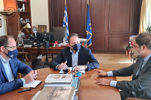 Στέλιος Πέτσας, Γιάννης Κεφαλογιάννης με το δήμαρχο Ανωγείων κ. Σωκράτη Κεφαλογιάννη