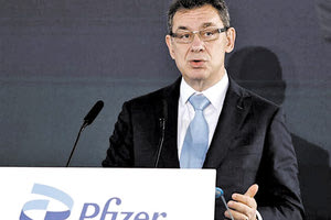 ο CEO της Pfizer Άλμπερτ Μπουρλά
