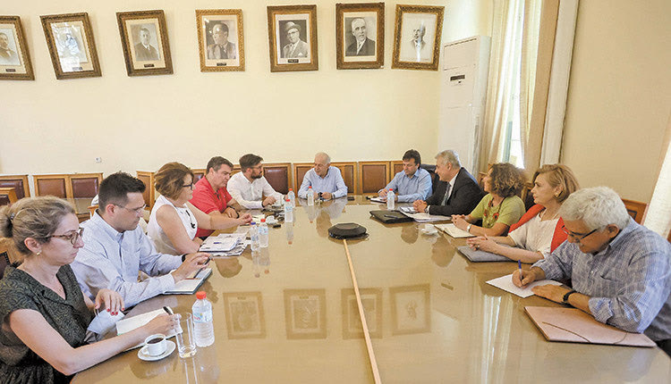 σύσκεψη στη Λότζια με κλιμάκιο του Ελληνικού Κτηματολογίου