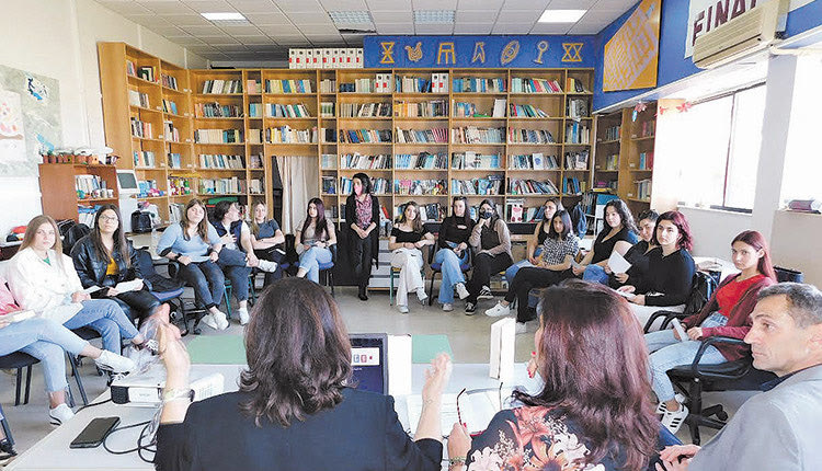 Οι σπουδάστριες του Τμήματος Βοηθών Βρεφονηπιοκόμων του 1ου Δημόσιου ΙΕΚ Ηρακλείου συμμετείχαν σε Λέσχη Ανάγνωσης της Διεθνούς Εταιρίας Φίλων Νίκου Καζαντζάκη.