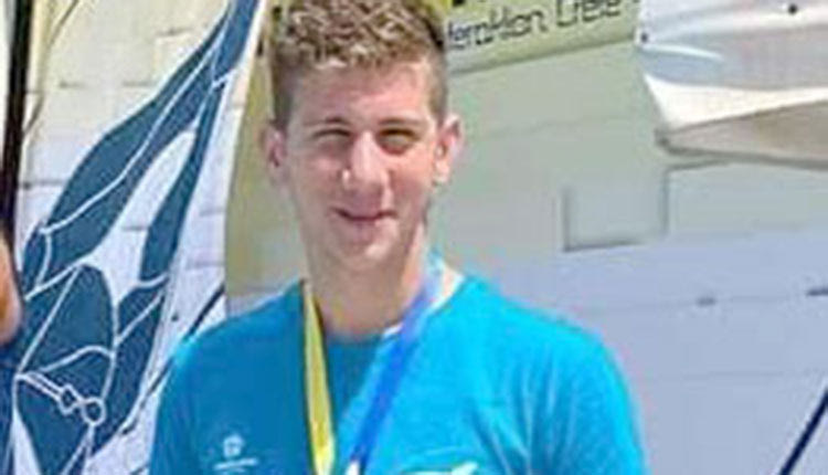 κολυμβητής  του Ωρίωνα με μετάλλιο