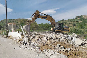 Γιατί καθυστερούν οι κατεδαφίσεις