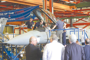 ΕΤΟΙΜΑΖΟΝΤΑΙ ΤΑ ΑΕΡΟΣΚΑΦΗ