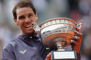 ΝΑΔΑΛ ΡΟΛΑΝ ΓΚΑΡΟΣ ΚΥΠΕΛΛΟ