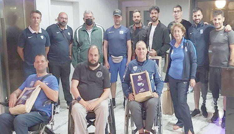 Τους αθλητές που συμμετείχαν στη διεθνή ημερίδα στίβου ΑμεΑ που έγινε πρόσφατα στο Ηράκλειο, επισκέφθηκε ο συντονιστής λειτουργιών αθλητικών κέντρων του Δήμου Ηρακλείου, Δημήτρης Τσιράκος