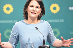 Η υπουργός Εξωτερικών Αναλένα Μπέρμποκ