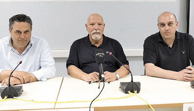 Οι κ.κ. Πιτσούλης, Τούλης και Βαρδαβάς στη χθεσινή συνέντευξη Τύπου