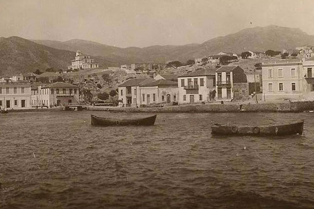 ΦΩΤΟΗΜΕΡΑΣ: Μια σπάνια φωτογραφία του Αγίου Νικολάου στις αρχές του εικοστού αιώνα. Σαν χωριό...