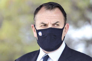 θετικος και ο υπουργός αμυνας