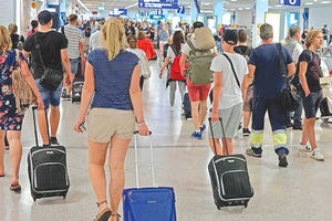 “Πετάει” η τουριστική κίνηση στην Κρήτη