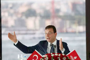 Στο στόχαστρο των φιλοκυβερνητικών ΜΜΕ βρέθηκε ο δήμαρχος της Κωνσταντινούπολης, Εκρέμ Ιμάμογλου, επειδή αντί για μήνυμα καταδίκης της Ελλάδας για τα νησιά στέλνει μήνυμα ειρήνης!