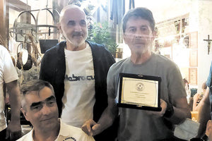 Τον Γιάννη Πετράκη βράβευσαν οι παλαίμαχοι του Εργοτέλη και του ΑΟ Καλαμακίου