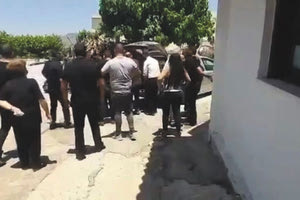 Τα δάκρυα και τα μοιρολόγια περίσσευαν χθες στο Αργουλιό