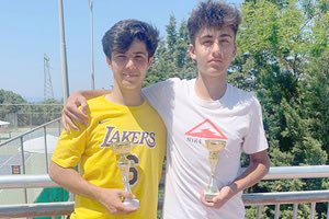 Οι Μπουνάκης και Καρακώστας