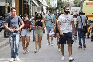 Ο κοροναϊός δεν πάει... διακοπές