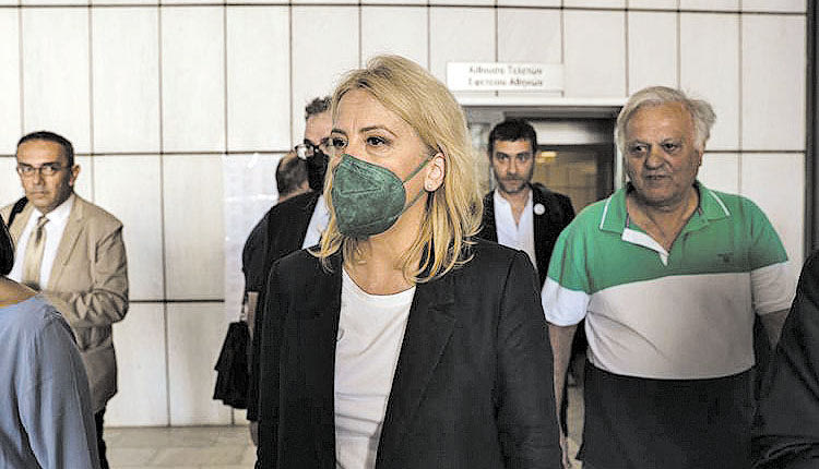 Απόφαση-δικαίωση για τη Ρένα Δούρου;