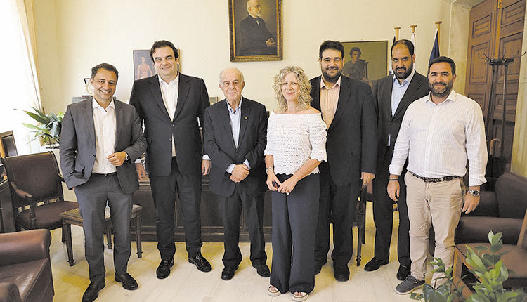 Από τη συνάντηση στο Δημαρχείο Ηρακλείου