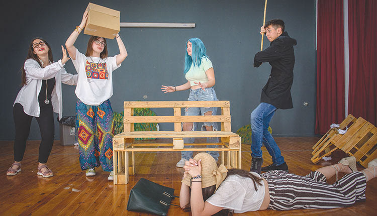 Βγαίνουν από «Το κουτί της λήθης» και πάνε στο… μικρό κηποθέατρο