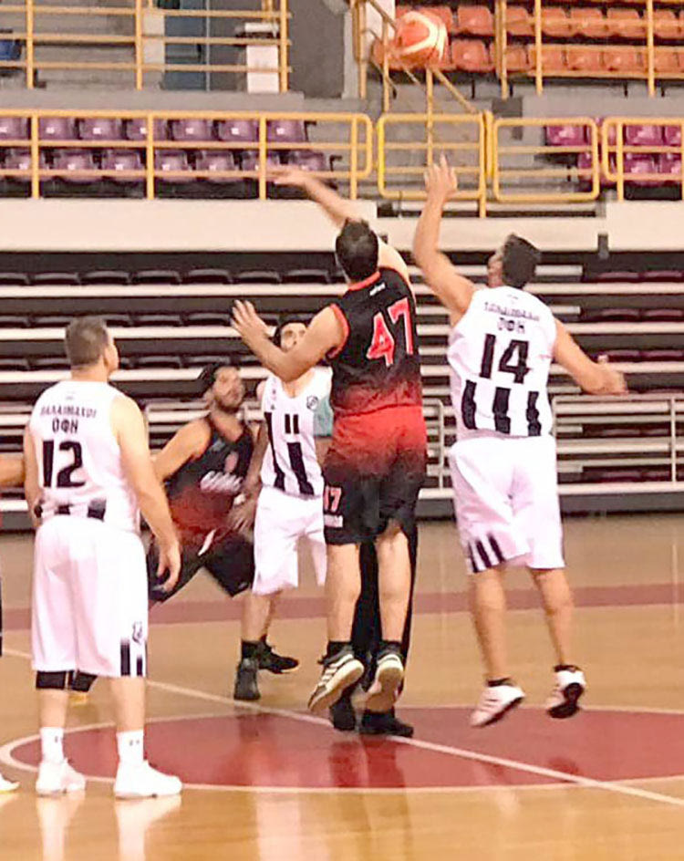 Σήμερα, στις 7.30 μ.μ. και 9μ.μ. στα “Δύο Αοράκια” οι τελικοί μπάσκετ του Εργασιακού πρωταθλήματος. Αν κρίνω από τον ημιτελικό Παλαίμαχοι - ΟΦΗ - Cosmos 