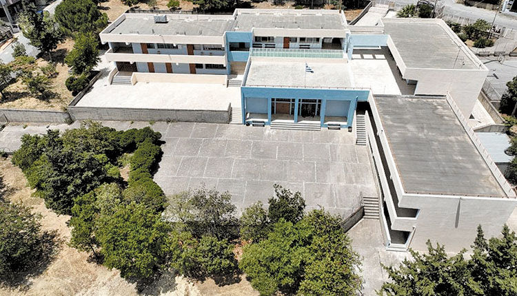 Το Λύκειο Αρκαλοχωρίου είχε πληγεί από τον σεισμό 	της 27ης Σεπτεμβρίου 2021