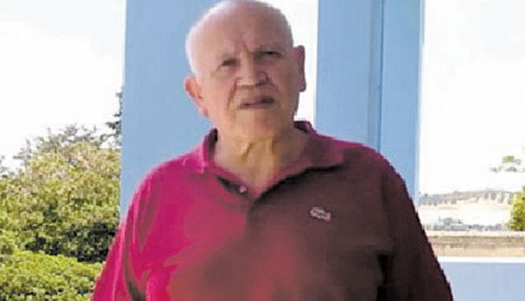 Ο διευθυντής του σχολείου, κ. Αθανάσιος Μάνταρας