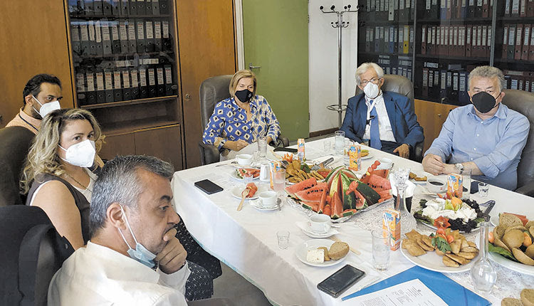 Στιγμιότυπο από την σύσκεψη που έγινε στο ΠΑΓΝΗ