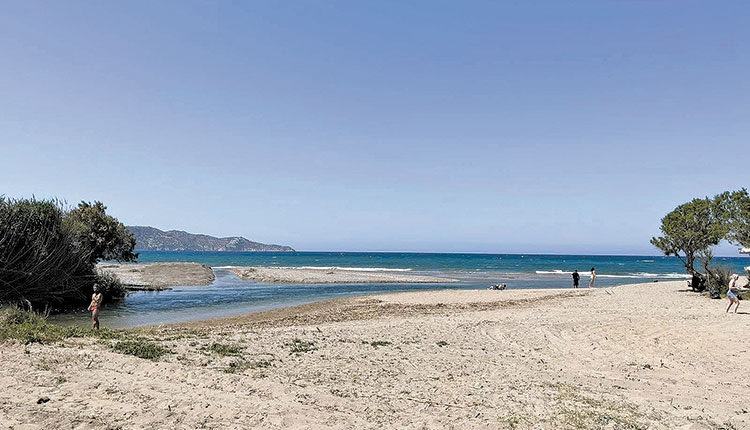 Μπουλντόζες στην εκβολή