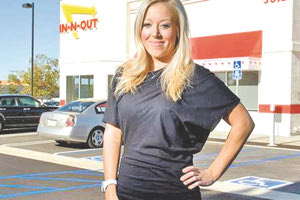 Η Αμερικανίδα επιχειρηματίας έκλεισε δύο ταβέρνες της περιοχής για να φάει μαζί με τα άτομα που την συνόδευαν