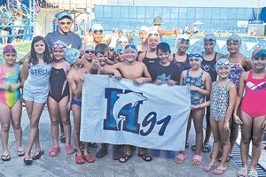 Η ομάδα του «Ηράκλειο ‘91» με τον προπονητή τους κ. Οικονόμου