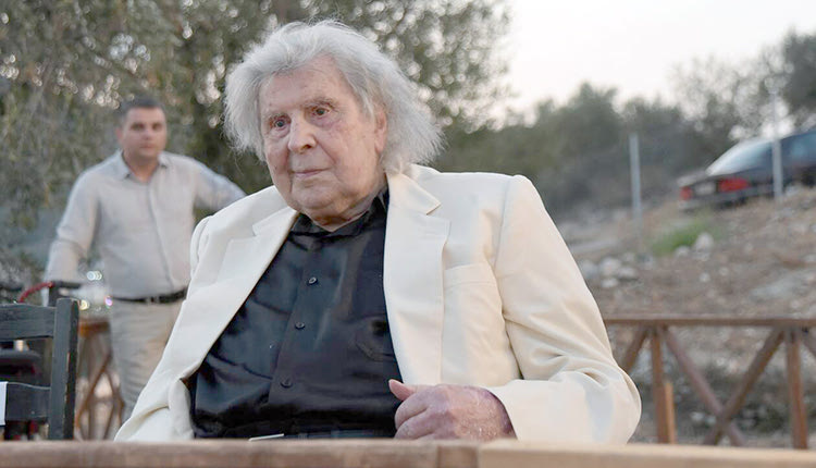 Μίκης Θεοδωράκης