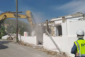 Άρχισαν οι κατεδαφίσεις στο Χουμέρι