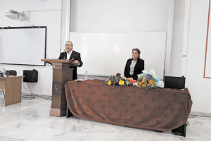 Τον τίτλο του ομότιμου καθηγητή του Τμήματος Κοινωνιολογίας του Πανεπιστημίου Κρήτης απένειμαν στον καθηγητή Μηνά Σαματά