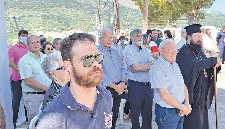 Νεάπολη: Οι συγγενείς των πεσόντων αστυνομικών