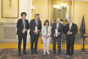 ΑΠΟ ΤΗΝ ΠΡΟΕΔΡΟ ΤΗΣ ΔΗΜΟΚΡΑΤΙΑΣ: Τιμή σε 4 επιφανείς Έλληνες