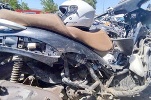 αυτοκίνητο συγκρούστηκε με μηχανή