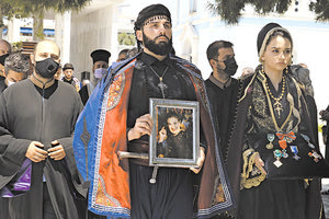 Τελευταίο “αντίο” στο ατίθασο κορίτσι από το Αρκαλοχώρι που αγάπησε την τέχνη