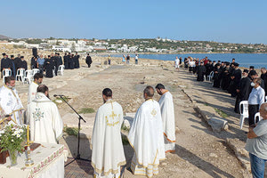 1227 χρόνια μετά ξανά Θεία Λειτουργία στην Παλαιοχριστιανική Βασιλική του Καστρίου στη Χερσόνησο