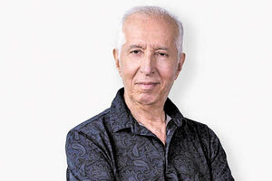 “Έφυγε” ο Κωνταντίνος Τζούμας, η χαρακτηριστική φιγούρα της Αθήνας