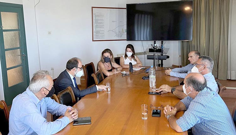 συνάντηση στα Κεντρικά Γραφεία του Οργανισμού Λιμένος Ηρακλείου, με τον Καθηγητή Υγιεινής και Επιδημιολογίας του Πανεπιστημίου Θεσσαλίας κ. Χρήστο Χατζηχριστοδούλου