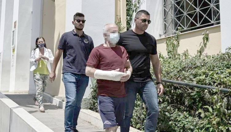 ο 55χρονος που σκότωσε τη 46χρονη εν διαστάσει σύζυγό του μέσα στο διαμέρισμά της στο Κουκάκι