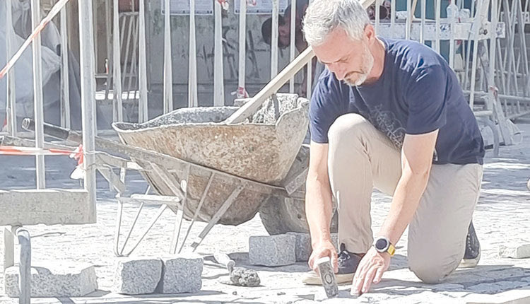 αναστασακης ο τελευταιος κυβολιθος