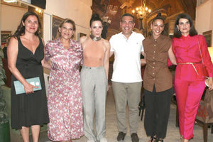 ήγαν στην παράσταση Την πρώτη παράσταση της «Μήδειας» σε σκηνοθεσία του Αιμίλιου Χειλάκη και του Μανώλη Δούνια παρακολούθησε ο πρόεδρος του ΣΥΡΙΖΑ Αλέξης Τσίπρας μαζί με τη σύντροφό του Μπέττυ Μπαζιάνα, στο Θέατρο Πέτρας.