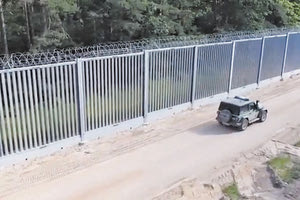 πολωνια εφτιαξαν τον φρακτη