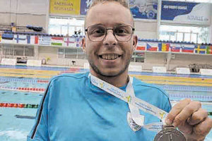 ΠΑΝΕΥΡΩΠΑΪΚΟ ΚΟΛΥΜΒΗΣΗΣ ΑμεΑ ΝΕΩΝ: Αργυρός στο Ελσίνκι ο Κώστας Καράτζης