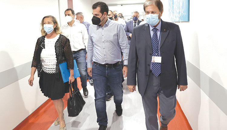Ο υπουργός Υγείας συνεχίζει και σήμερα την περιοδεία του στο νησί