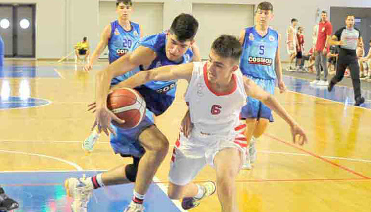 Στιγμιότυπο από το παιχνίδι του «Ηράκλειο» με τον Ολυμπιακό