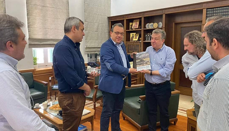 Τον περιφερειάρχη Κρήτης επισκέφθηκε ο Σωκράτης Φάμελλος