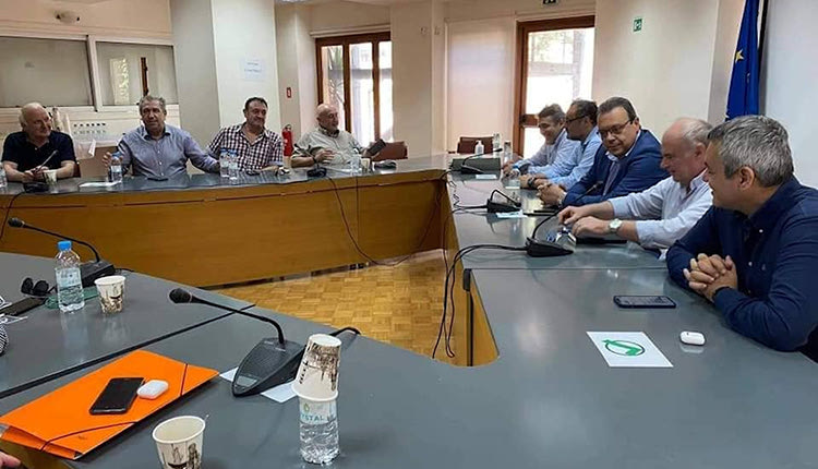 Σύσκεψη στο Επιμελητήριο πραγματοποιήθηκε υπό τον Σωκράτη Φάμελλο