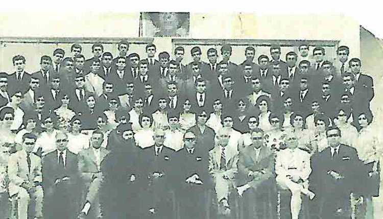 Μια συνάντηση μετά από εξήντα  χρόνια αποφοίτησης από την Παιδαγωγική Ακαδημία Ηρακλείου!